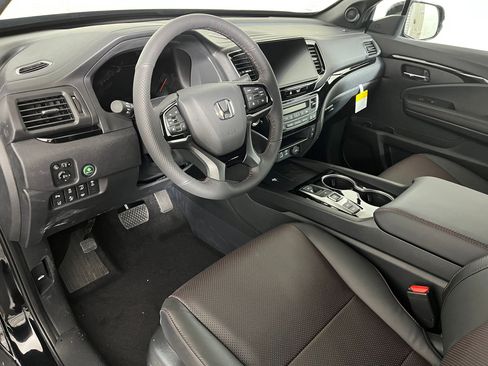New 2026 Honda Ridgeline Black Edition image 3