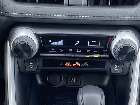 Certified 2025 Toyota RAV4 LE AWD/4WD image 28
