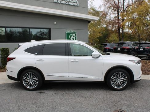 Used 2024 Acura MDX SH-AWD w/ Advance Package image 3