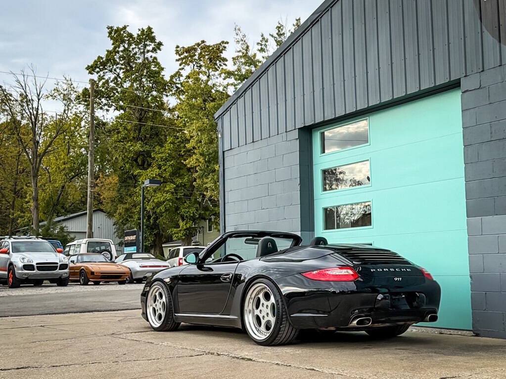 Used 2009 Porsche 911 Carrera RWD image 4