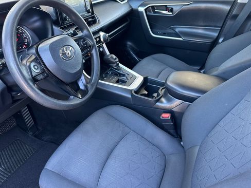 Used 2021 Toyota RAV4 XLE AWD/4WD image 16
