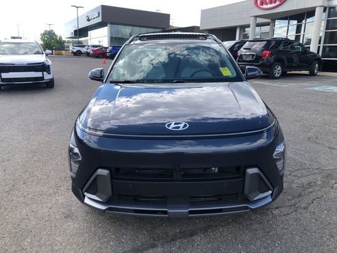 Used 2024 Hyundai Kona Limited AWD/4WD image 2