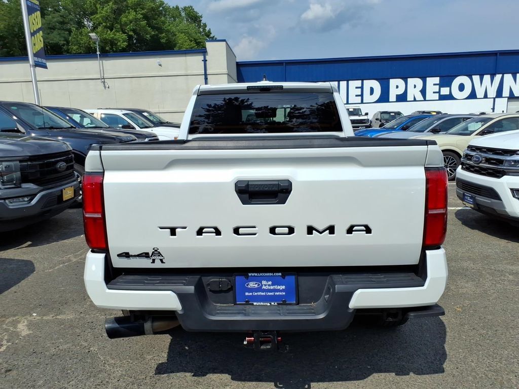 Used 2025 Toyota Tacoma TRD Sport AWD/4WD image 5