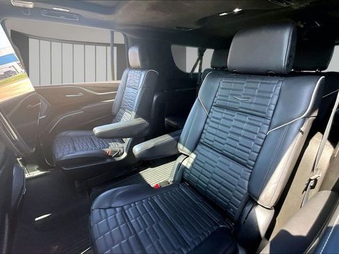 Used 2023 Cadillac Escalade ESV Sport Platinum w/ LPO, ONYX Package AWD/4WD image 27