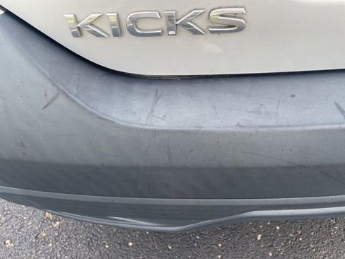 Used 2018 Nissan Kicks SV FWD image 10