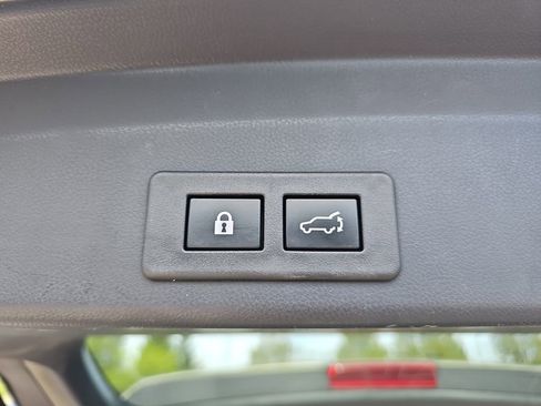 Used 2023 Subaru Ascent Limited AWD/4WD image 15