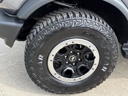 Used 2022 Ford Bronco Outer Banks w/ Sasquatch Package AWD/4WD image 12
