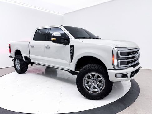 Used 2023 Ford F350 Platinum image 2
