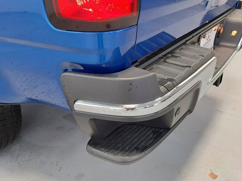 Used 2022 Chevrolet Colorado LT w/ Safety Package image 29