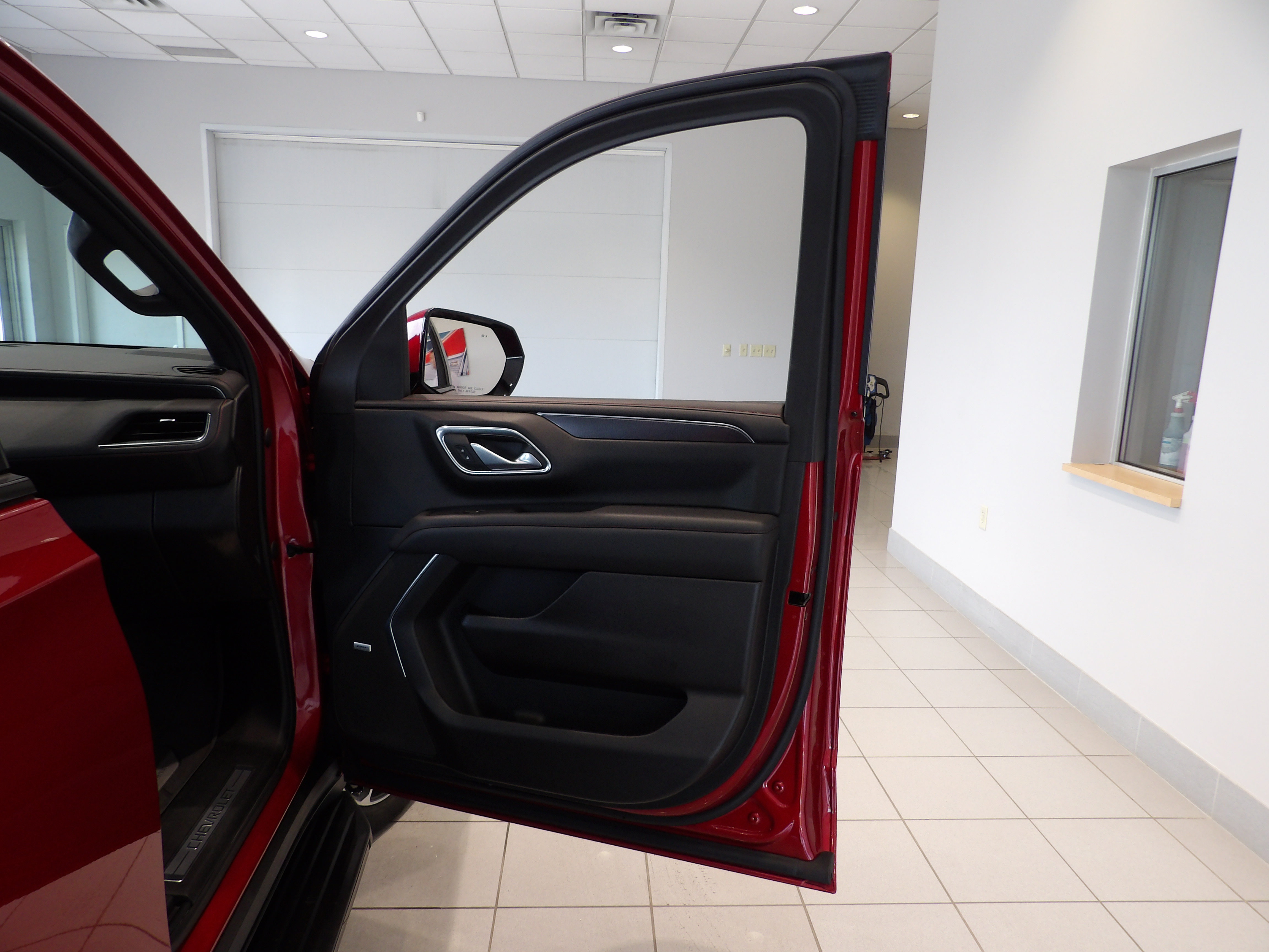 Used 2023 Chevrolet Tahoe RST w/ Luxury Package AWD/4WD image 26