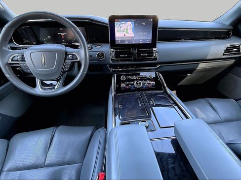 Used 2019 Lincoln Navigator Reserve AWD/4WD image 16