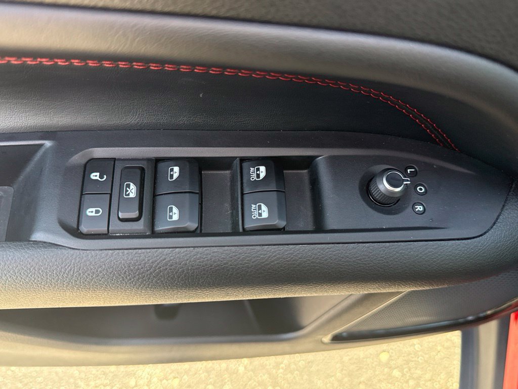 Used 2025 Jeep Compass Trailhawk AWD/4WD image 17
