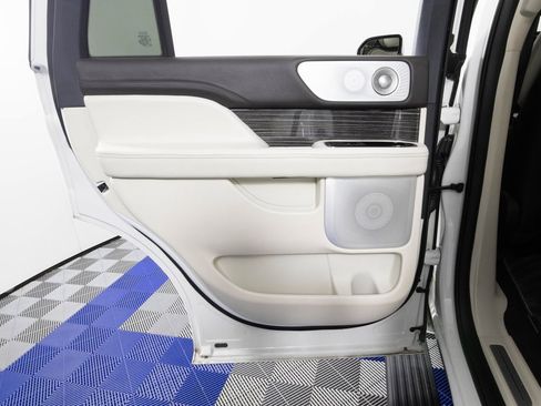 Used 2023 Lincoln Navigator Black Label image 17