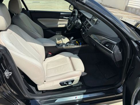 Used 2016 BMW M235i Convertible image 22