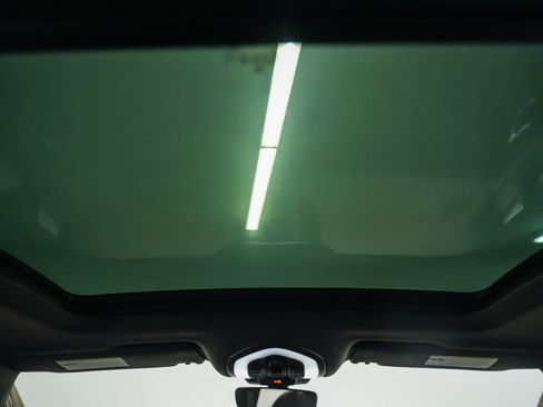 Certified 2023 Porsche Macan AWD/4WD image 20