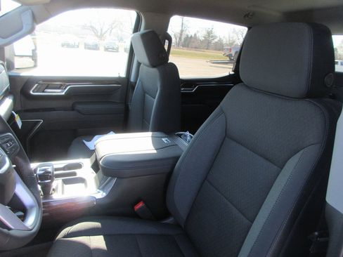 New 2026 GMC Sierra 1500 Elevation image 13