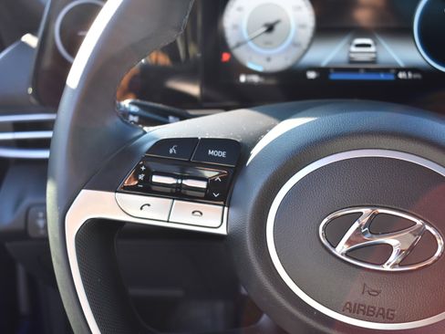 Used 2022 Hyundai Elantra Limited w/ Cargo Package image 15