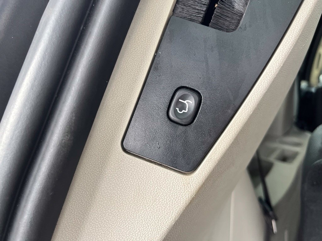 Used 2017 Dodge Grand Caravan SXT FWD image 28