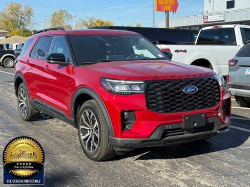 Used 2025 Ford Explorer ST-Line image 3