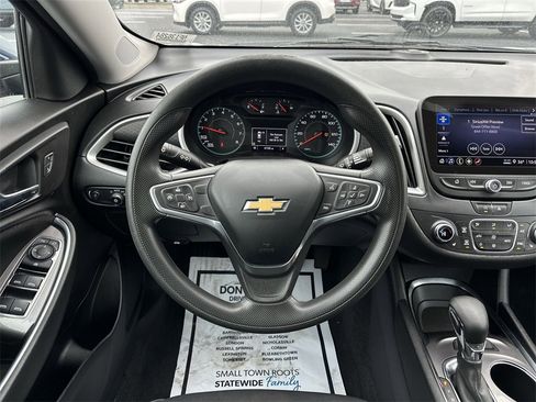 Used 2022 Chevrolet Malibu LT image 14