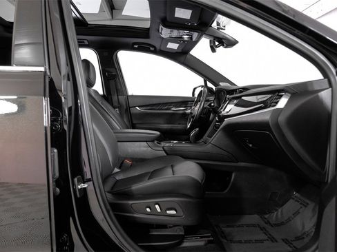 Used 2024 Cadillac XT6 Premium Luxury image 36