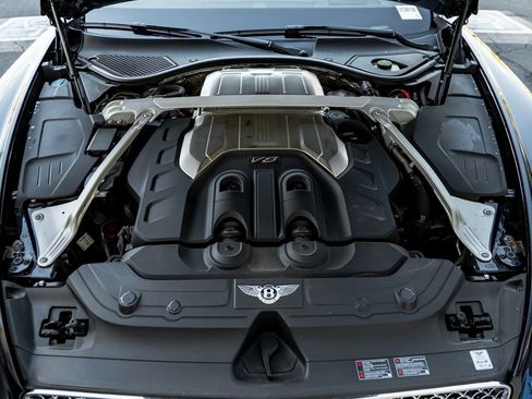 Used 2021 Bentley Continental GT image 33