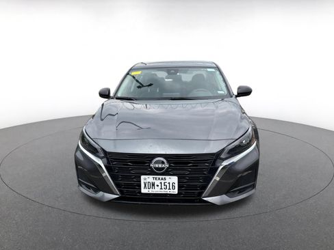 Used 2025 Nissan Altima 2.5 SV FWD image 5