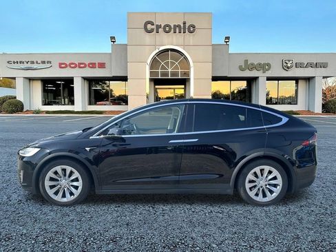 Used 2018 Tesla Model X 75D AWD/4WD image 6