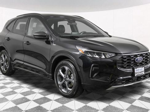 Used 2023 Ford Escape ST-Line image 11