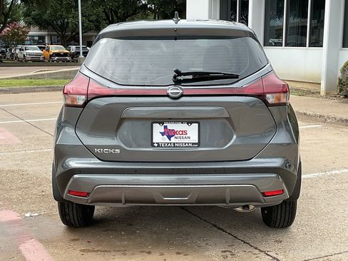 New 2025 Nissan Kicks Play S image 6