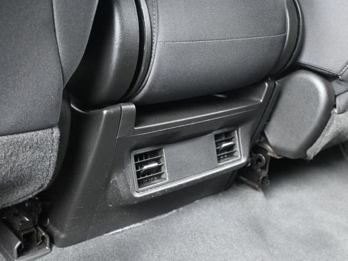 Used 2023 Chevrolet Silverado 1500 Custom image 33