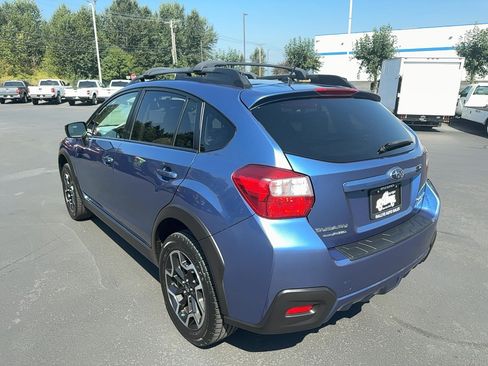 Used 2017 Subaru Crosstrek 2.0i Premium w/ Moonroof Package AWD/4WD image 5