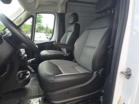 Used 2026 RAM ProMaster 2500 w/ Convenience Group FWD image 9
