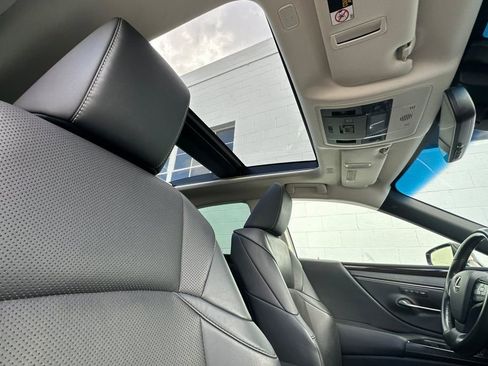 Used 2019 Lexus ES 350 image 16