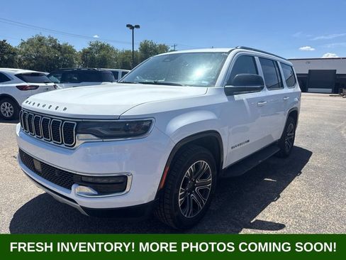 Used 2024 Jeep Wagoneer Series II w/ Flexible Seating Group RWD image 5