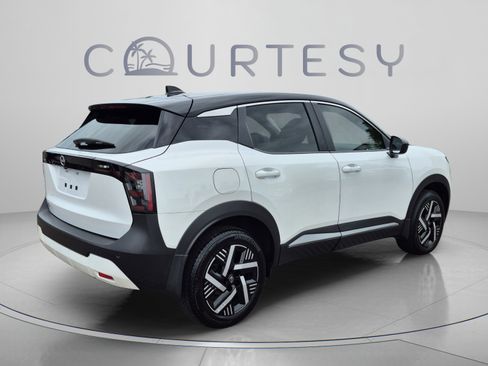 Certified 2025 Nissan Kicks SV FWD image 7
