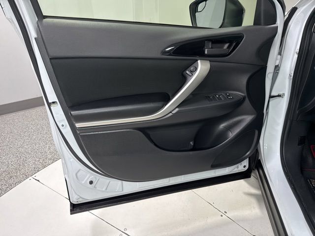 Used 2023 Mitsubishi Eclipse Cross LE AWD/4WD image 9