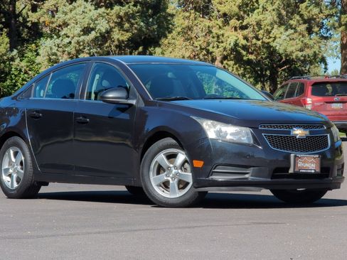 Used 2014 Chevrolet Cruze LT image 2