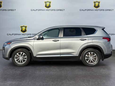 Used 2020 Hyundai Santa Fe SE image 2
