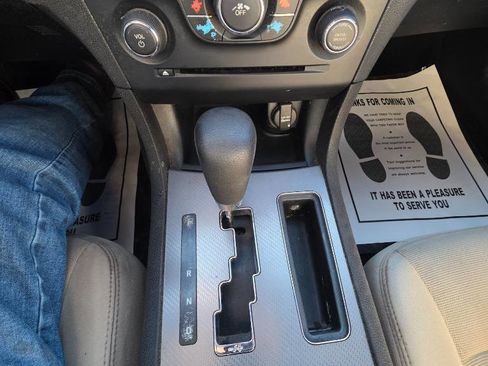 Used 2011 Dodge Charger SE image 16