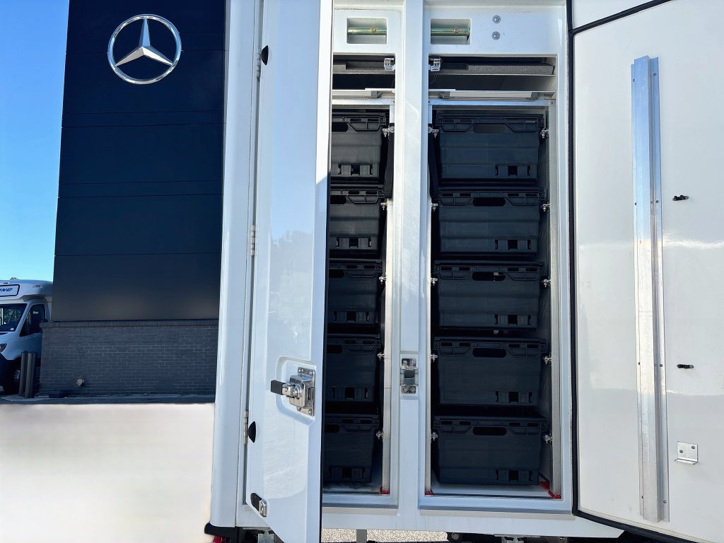 Used 2022 Mercedes-Benz Sprinter 3500 image 16