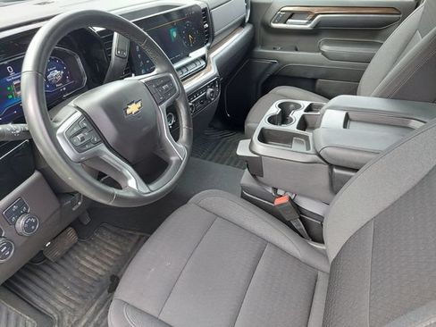 Used 2024 Chevrolet Silverado 1500 LT AWD/4WD image 9