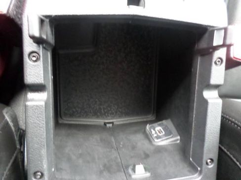 Used 2022 Jeep Wrangler Unlimited Sahara AWD/4WD image 30