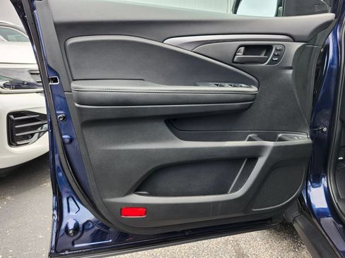 Used 2023 Honda Passport EX-L image 9