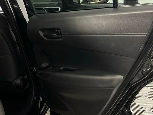 Used 2025 Toyota Corolla Cross LE image 29