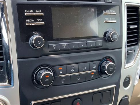 Used 2017 Nissan Titan SV RWD image 28