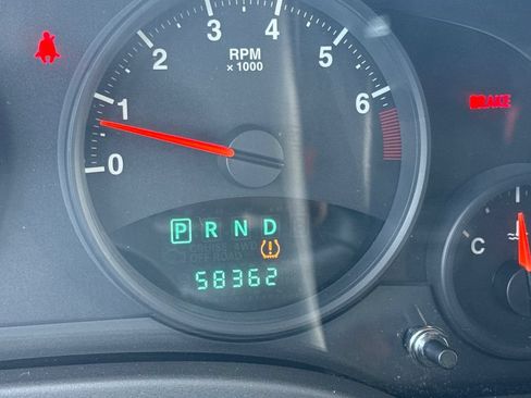 Used 2013 Jeep Compass Sport AWD/4WD image 16