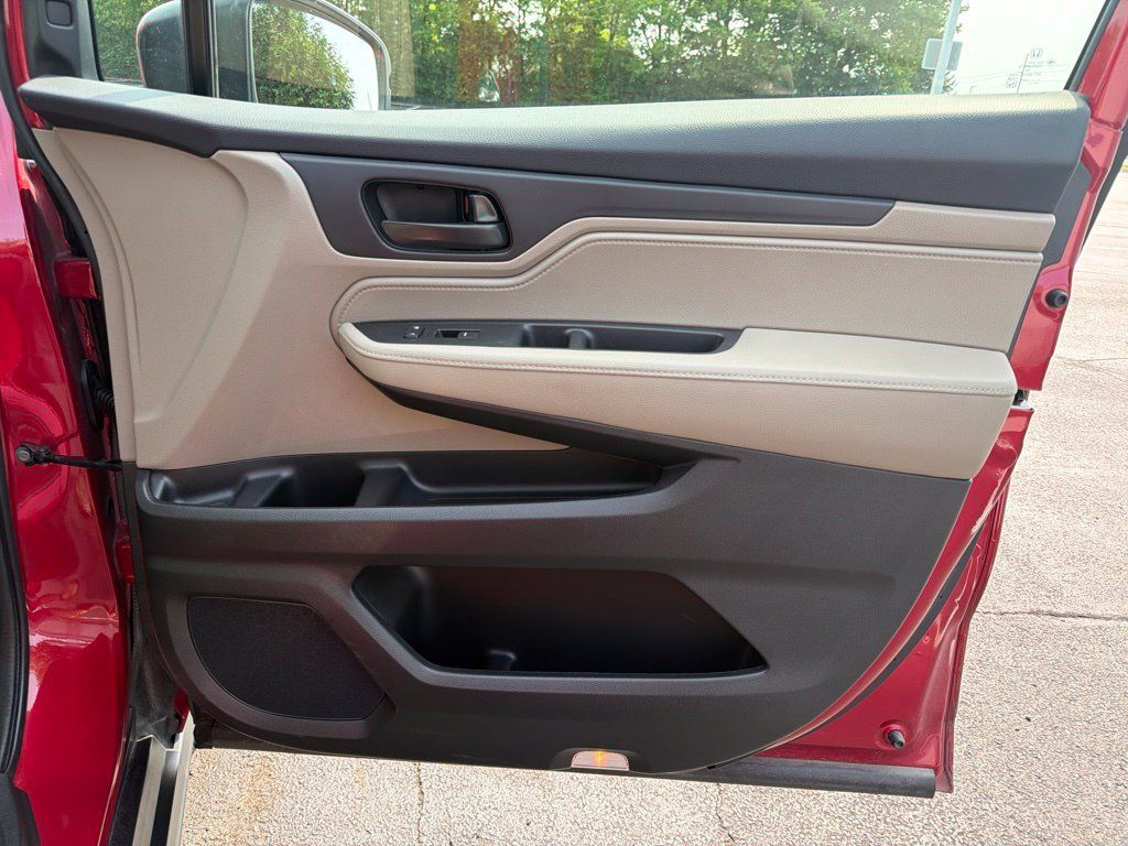 Certified 2024 Honda Odyssey EX image 25