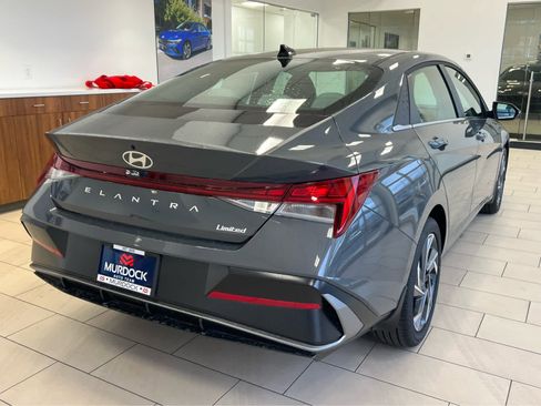 New 2026 Hyundai Elantra Limited image 8