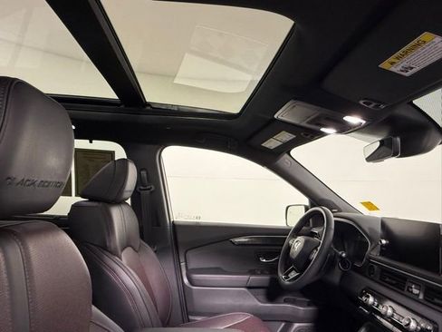 Used 2025 Honda Pilot Black Edition image 58